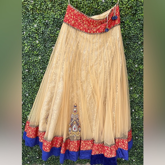 Beautiful lehnga set - Picture 2 of 7